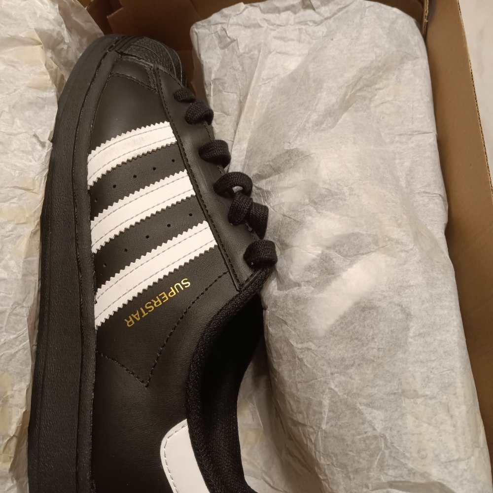 Shoes - Picture 4 of 4